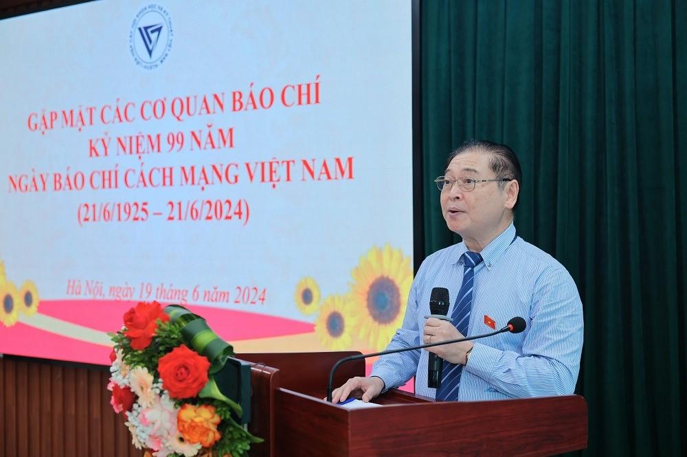 Chủ tịch Vusta Phan Xuân Dũng phát biểu chúc mừng các cơ quan báo chí. (Ảnh: Vusta).