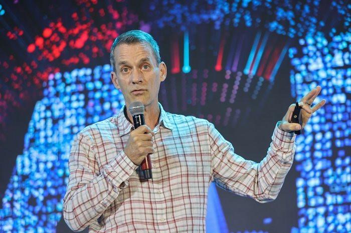 TS Jeff Dean - Giám đốc Khoa học của Google chia sẻ tại hội nghị GenAI Summit 2024.