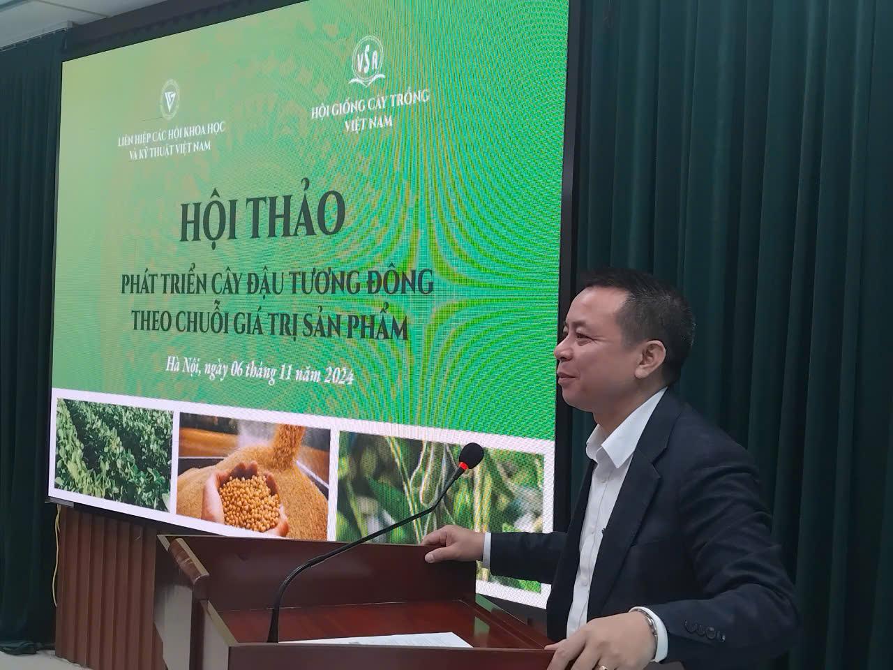 Ths. Lê Thanh Tùng - Trưởng ban Truyền thông và Phổ biến kiến thức, Liên hiệp Hội Việt Nam phát biểu khai mạc hội thảo. (Ảnh: Việt Anh)