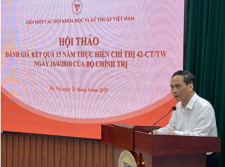 Phó Chủ tịch LHHVN Phạm Ngọc Linh, phát biểu khai mạc. Phó Chủ tịch LHHVN Phạm Ngọc Linh, phát biểu khai mạc.