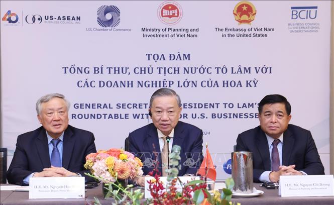 Tổng Bí thư, Chủ tịch nước đề nghị các bộ, ngành, cơ quan liên quan của hai nước tiếp tục cụ thể hóa các chủ trương, định hướng lớn của nội hàm quan hệ Đối tác chiến lược toàn diện song phương. (Ảnh: TTXVN)