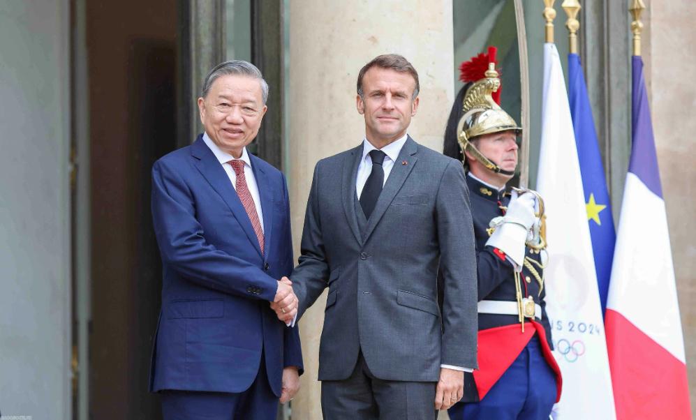 Tổng Bí thư, Chủ tịch nước Tô Lâm và Tổng thống Pháp Emmanuel Macron. (Ảnh: Báo Quốc tế)