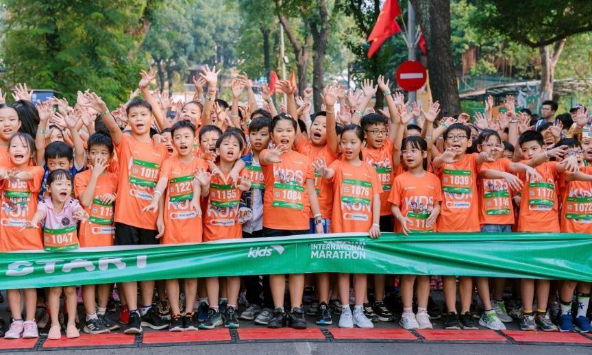 Các runner nhí hào hứng với áo chạy chuyên nghiệp từ ANTA Kids