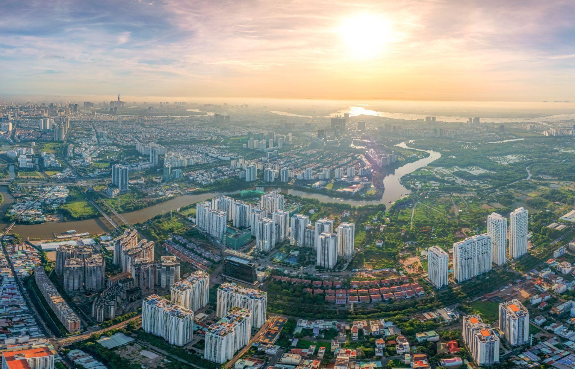 Thị trường xuất hiện tâm lý “đón sóng” bất động sản Nam Sài Gòn với các nguồn cung sơ cấp có mức giá hợp lý và chính sách bán hàng tốt vào dịp cuối năm. (Ảnh: PL)