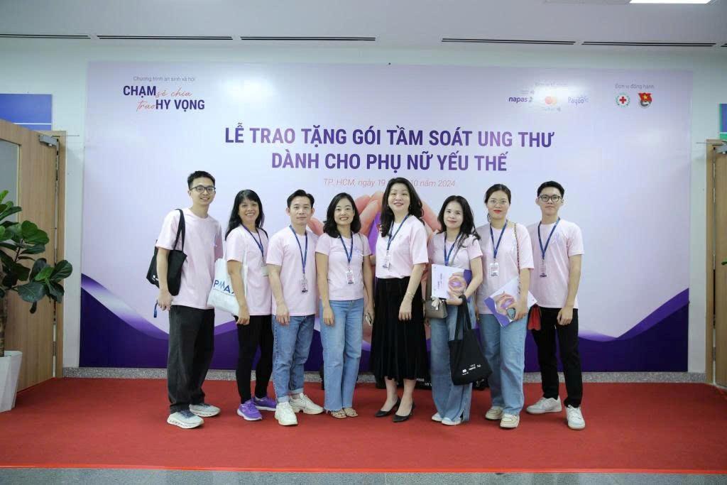 Trao 2.010 suất tầm soát ung thư cho phụ nữ khó khăn - ảnh 1