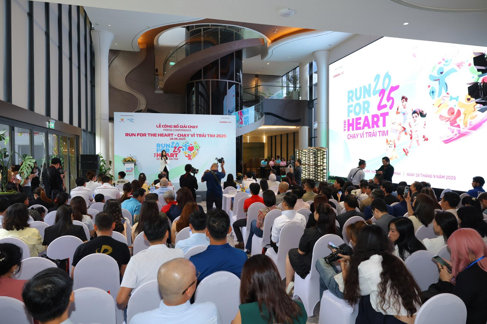 hoi-truong-02jpg-68b126319d243.jpg