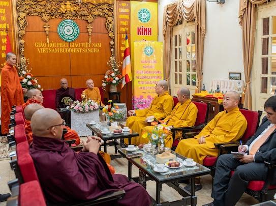 Tăng đoàn Myanmar được đón tiếp trang trọng tại trụ sở Giáo hội Phật giáo Việt Nam.