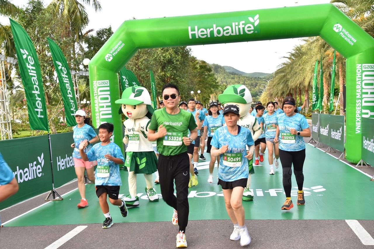 Giải chạy VnEpxress Marathon Quy Nhơn thu hút hơn 12.000 người tham gia - ảnh 2 Giải chạy VnEpxress Marathon Quy Nhơn thu hút hơn 12.000 người tham gia - ảnh 2