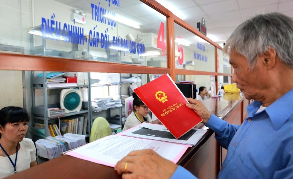 Hồ sơ sở hữu nhà ở xã hội tăng đột biến, Hà Nội dừng tiếp nhận trực tiếp, chuyển sang trực tuyến từ hôm nay