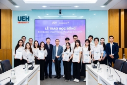 Eximbank trao học bổng trị giá 300 triệu đồng cho sinh viên Đại học Kinh tế TP.HCM