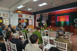 Diễn tập chữa cháy do chập điện tại nhà trọ trong ngõ sâu phường Hoàng Liệt