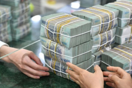 Tiền gửi của dân cư lập kỷ lục mới, cán mốc 7,83 triệu tỷ đồng