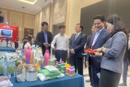 Thúc đẩy chuyển đổi số, chuyển đổi xanh, nâng cao năng lực cạnh tranh trong chuyển đổi số thị trường