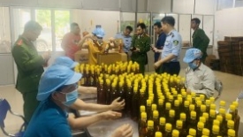 Liên tiếp phát hiện các doanh nghiệp làm giả mật ong ở Vĩnh Phúc, Bắc Ninh
