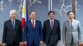 Tổng thống Philippines gặp riêng tỷ phú Phạm Nhật Vượng, khẳng định chào đón Vingroup