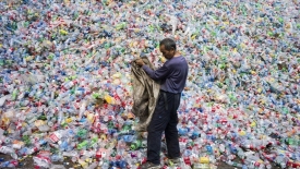 Trung Quốc xả rác nhựa nhiều nhất thế giới