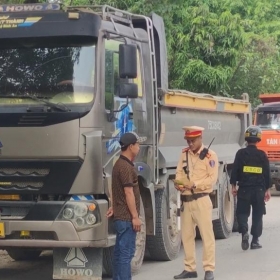 Thừa Thiên - Huế: CSGT thị xã Hương Trà tăng cường kiểm tra, ngăn chặn và xử lý vi phạm trên Tỉnh lộ 16