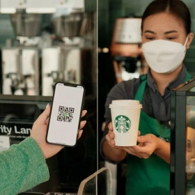 Ngỡ ngàng với cách Starbucks biến mình thành công ty Fintech