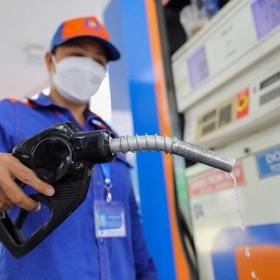 Giá xăng dầu đảo chiều tăng, dầu diesel bật mạnh nhất