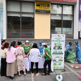 SeABank tổ chức “Ngày hội đổi rác lấy quà” - Lan tỏa lối sống xanh vì Hà Nội sạch đẹp