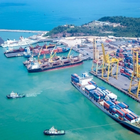 Công tư kiến quốc trong phát triển hạ tầng cảng biển và khu công nghiệp