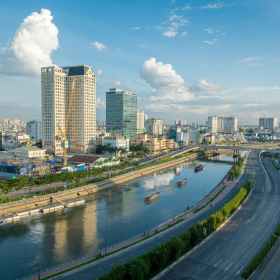 Khi dòng vốn và niềm tin cùng trở lại, thị trường địa ốc Việt Nam dần sáng đèn