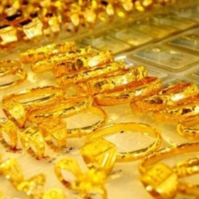 Giá vàng chiều 10/11: Vàng SJC vượt mốc 150 triệu đồng/lượng, thị trường “nóng” trở lại