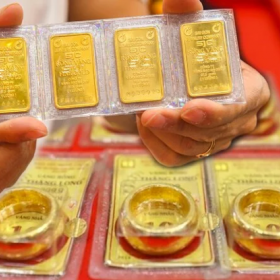 Giá vàng chiều 20/11 giảm mạnh: Vàng miếng SJC lùi về 150,3 triệu đồng, vàng nhẫn hạ nhiệt tại nhiều thương hiệu