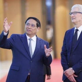 Thủ tướng đề nghị Apple xác định Việt Nam là 'cứ điểm' để tham gia chuỗi cung ứng, sản xuất toàn cầu