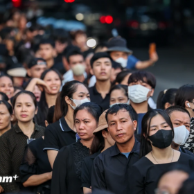 Ngày Quốc tang thứ 2: Người dân xếp hàng từ 2 giờ sáng chờ viếng Tổng Bí thư