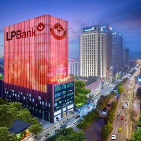 Bản tin kinh tế - tài chính ngày 17/11: LPBank bất ngờ muốn chuyển trụ sở chính, sẽ mua 5% vốn cổ phần FPT