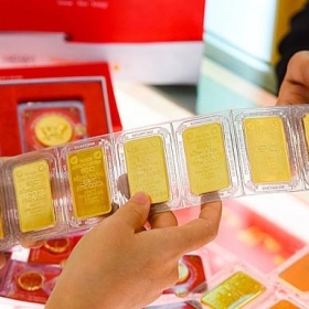 Giá vàng bứt phá mạnh, tăng hơn 32,8% chỉ trong 4 tháng