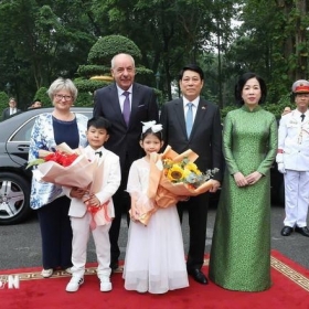 Chủ tịch nước Lương Cường chủ trì lễ đón Tổng thống Hungary Sulyok Tamas