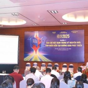 Báo chí trong 'trận chiến thông tin': Cơ hội định vị lại giá trị cốt lõi giữa thách thức từ mạng xã hội