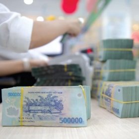 Tín dụng bứt tốc, nhiều ngân hàng báo lãi cao nhất nhiều năm