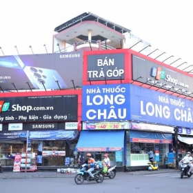 FPT Retail đạt doanh thu hơn 23.000 tỷ đồng sau 6 tháng, Long Châu đóng góp 70%