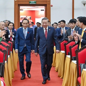 [Ảnh] Tổng Bí thư Tô Lâm dự Đại hội Đảng bộ Văn phòng Trung ương Đảng nhiệm kỳ 2025-2030