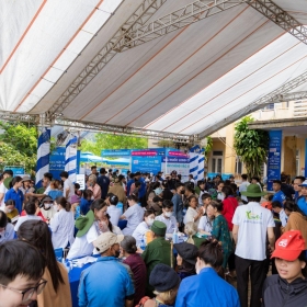 “Long Châu sẻ chia - Hành trình sức khỏe” mang yêu thương và dịch vụ y tế đến với bà con huyện A Lưới – Huế