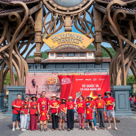 Hàng nghìn du khách check in đỉnh Bà Nà trong ngày đầu tiên của kỳ nghỉ lễ 2/9