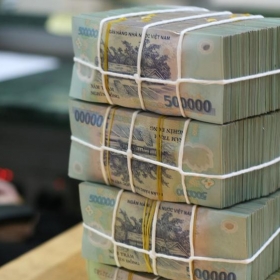 ACB, Techcombank, FPT, MWG… nằm trong nhóm 9 doanh nghiệp VN30 đầu tiên công bố báo cáo quý III/2025