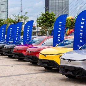 Tài xế dịch vụ nói về VinFast Limo Green: Tiết kiệm cả chục triệu đồng mỗi tháng, vận hành “out trình” so với xe xăng cùng tầm tiền