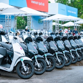 Xe máy điện ngày càng phổ biến, VinFast Feliz “ghi điểm” khi vừa dễ dùng, vừa dễ mua