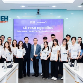 Eximbank trao học bổng trị giá 300 triệu đồng cho sinh viên Đại học Kinh tế TP.HCM