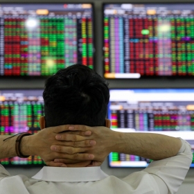 Thị trường chứng khoán chứng kiến “cú rơi mạnh”, nhà đầu tư nên hành rộng ra sao?