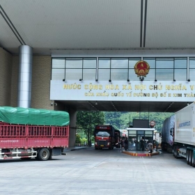 Lào Cai: Chính thức vận hành 5 luồng xuất - nhập khẩu hàng hoá tại Cửa khẩu Quốc tế đường bộ số II Kim Thành
