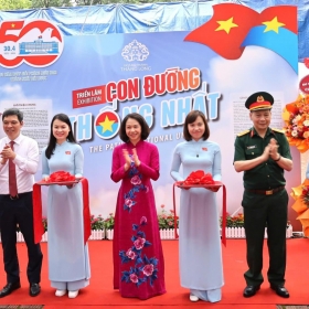 Triển lãm ‘Con đường thống nhất’ nhân kỷ niệm 50 năm Ngày giải phóng miền Nam