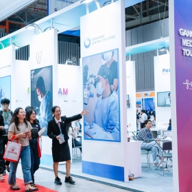Vietnam Medipharm Expo 2025 quy tụ 450 doanh nghiệp y dược từ 23 quốc gia