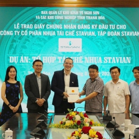 Stavian nhận giấy chứng nhận đầu tư Dự án tổ hợp tái chế nhựa tại Thanh Hoá