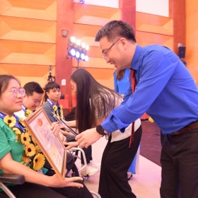 “Tỏa sáng Nghị lực Việt” 2025: Vinh danh 25 gương thanh niên khuyết tật tiêu biểu