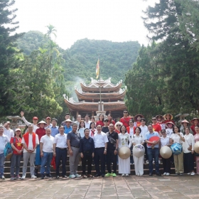 Thu hút du khách đến Chùa Hương mùa thấp điểm bằng chất lượng dịch vụ và bản sắc địa phương